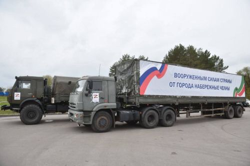 Чаллы мэры Наил Мәһдиев хәрбиләргә техника тапшырды