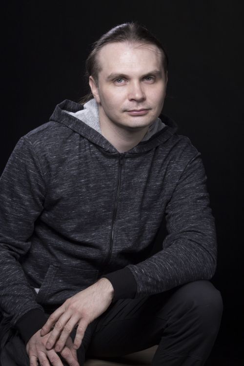 Рәссам Ленар Әхмәтов: «Иҗат кешеләре белән эшләү бер дә җиңел түгел»