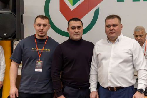 Чаллы көрәшчеләре елны җиңүдән башлады