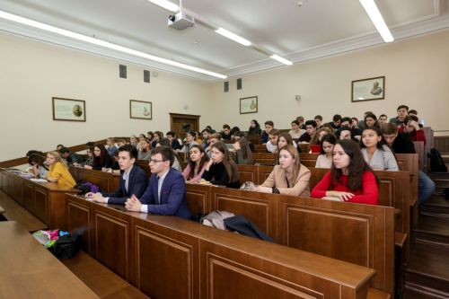 Миңнеханов 178 студентка ТР Рәисе стипендиясен билгеләде