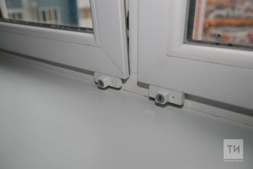 Баланы дүртенче каттан ташлаганнар