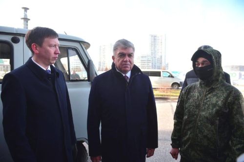 Чаллыда «Дым» позывнойлы хәрбигә автомобиль тапшырылды