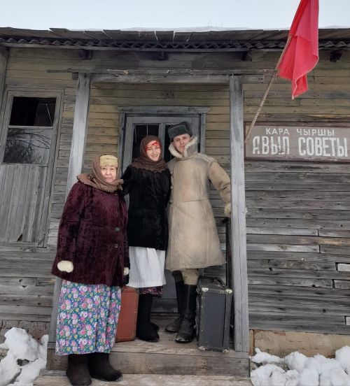 Театр артистлары фильмда төштеләр