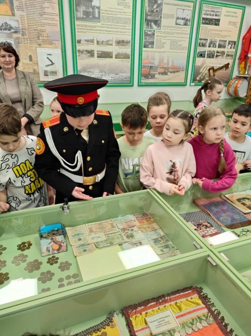 Балалар бакчасына йөрүчеләр экскурсиягә барды