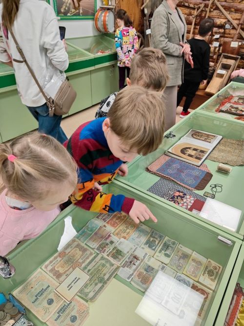 Балалар бакчасына йөрүчеләр экскурсиягә барды