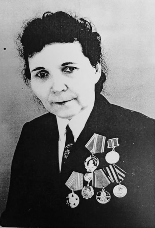 Ярты гасыр  шәфкать туташы!