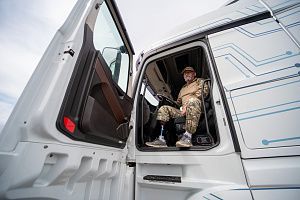 Махсус хәрби операциядән кайткан егетләр техниканы сынадылар