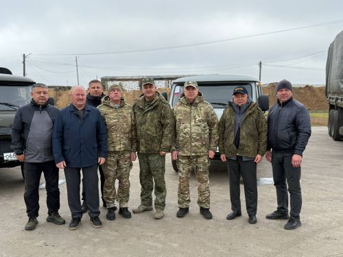 Наил Мәһдиев хәрбиләргә шефлык ярдәме илтеп бирде