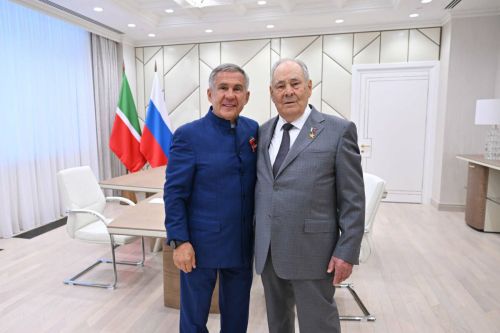 Рөстәм Миңнеханов республиканың беренче Президентын туган көне белән котлады