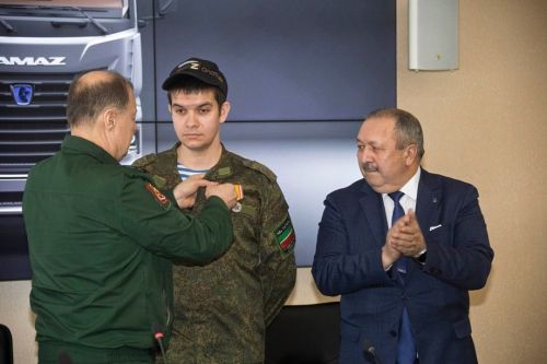 Чаллыда махсус хәрби операция ветеранына Дәүләт бүләге тапшырылды