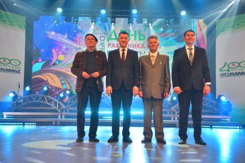 Театр артисты «Мактау китабы»на керде