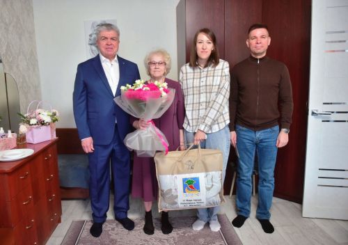 Чаллы мэры Россия Герое Сергей Чебневның әнисен котлады