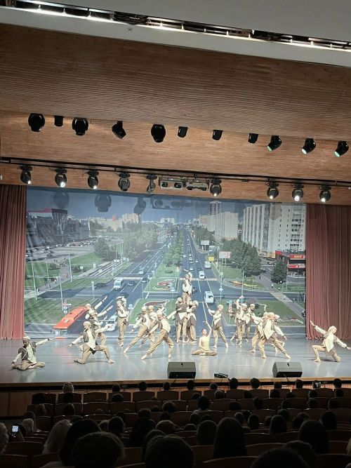 Укучыларга 25шәр мең сум акча тапшырдылар. ФОТОРЕПОРТАЖ