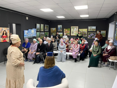 Ак калфаклы рәссамнар юлы