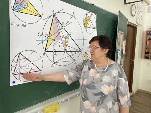 Чаллы укытучысы Любовь Баева шәһәрнең Мактаулы гражданины булды