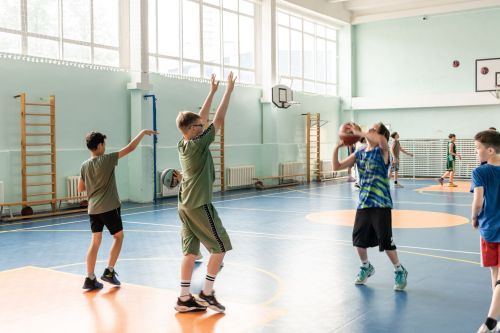 77нче гимназиядә мәктәп яны лагеры