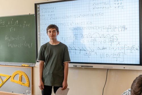 77нче гимназиядә мәктәп яны лагеры