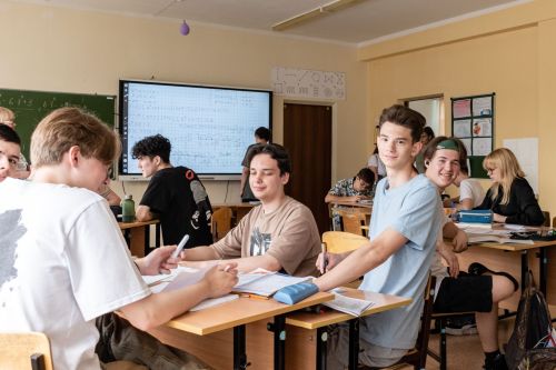 77нче гимназиядә мәктәп яны лагеры