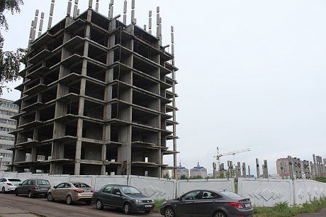 В 13-м сносят долгострой. Новый хозяин обещает современное здание