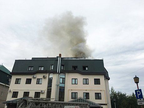 Пожар в элитном доме 12-го комплекса Челнов. Загорелась крыша