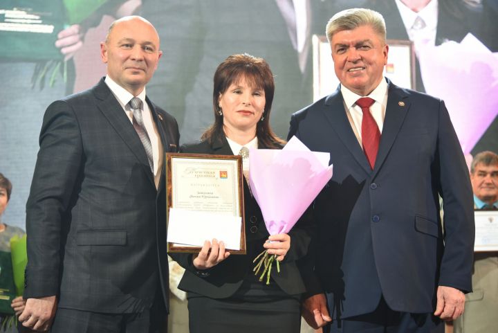 Наиль Магдеев поздравил лучших тружеников Тукаевского района
