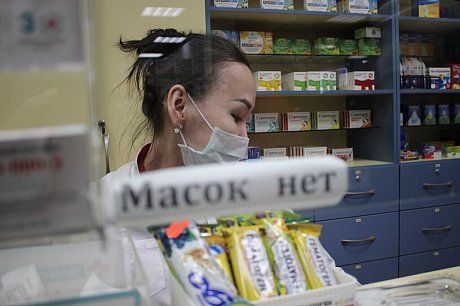 Спекулянты в Челнах продают медицинские маски за 100 рублей