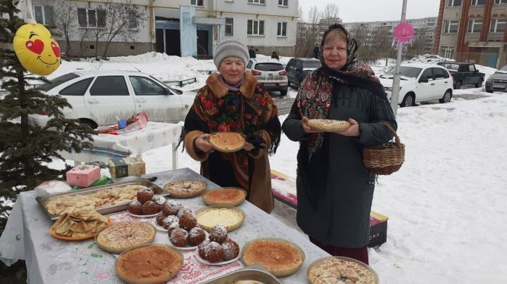 Коймак hәм бал белән Май чабу килде