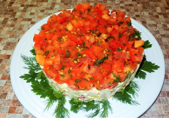 Блогер Мәрьям Миңнегулова катлап ясала торган салат тәкъдим итә