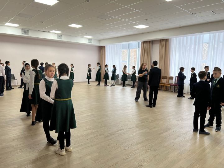 Лицей укучылары театрда дәресләр алды