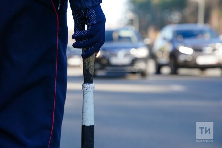 Чаллы инспекторлары “крутой” машина йөртүчеләргә ау игълан итте