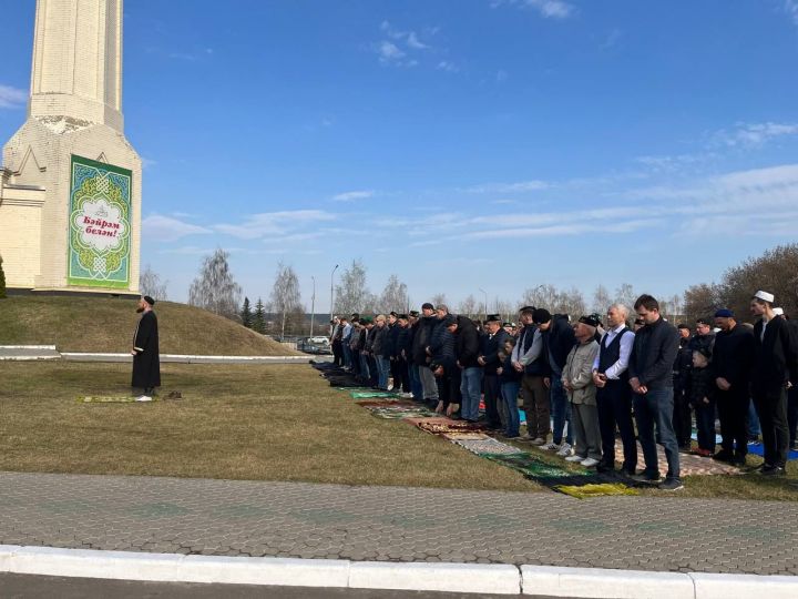 Әлфәс хәзрәт Гайфулла мөселманнарны игелек кылырга, бер-берсен кичерергә өндәде