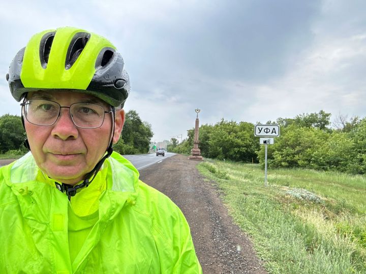 Чаллы хастаханәсенең элеккеге баш табибы велосипед белән Уралга барган- ФОТОЛАР