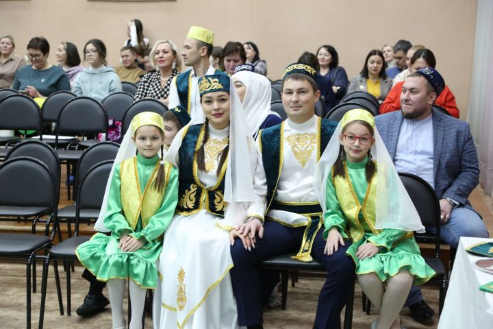 Чаллыда «Минем гаиләм татарча сөйләшә» бәйгесе узды - фотолар