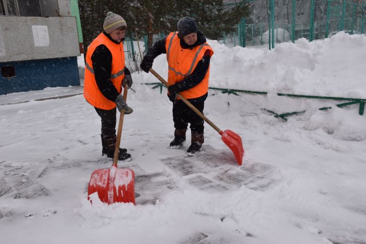 “Тән температурасы 39 булса да, эшкә чыгабыз”