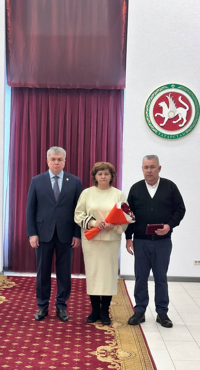 Чаллыда һәлак булган хәрбиләрнең гаиләләренә Дәүләт бүләкләре тапшырылды