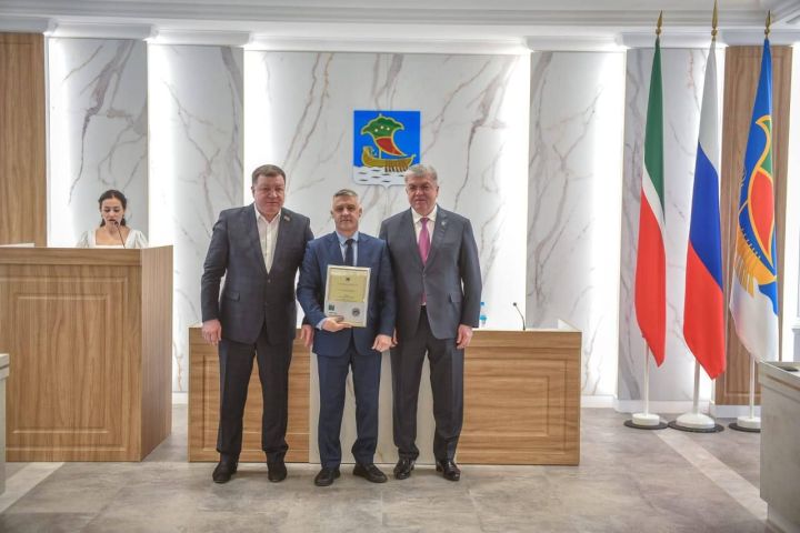 Чаллы мэры көрәшчеләр белән очрашты