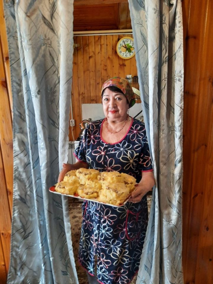 Дәүзия Ганиева: «Башыма төшкәч сатарга да өйрәндем»