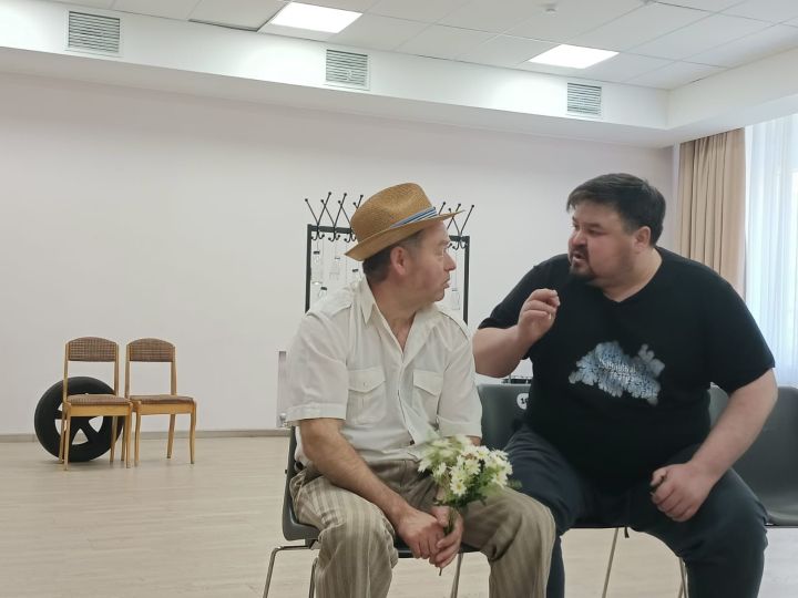 Чаллы татар дәүләт драма театрында - «Бөке»