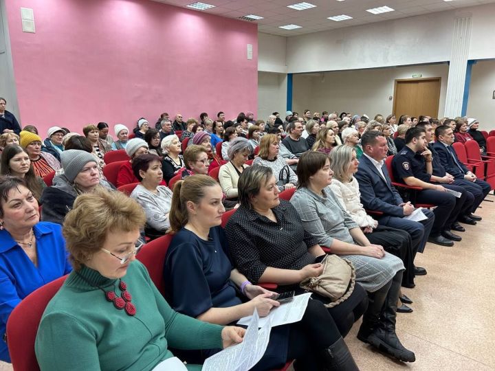 Чаллы халкы җитәкчеләргә сорауларын бирә ала