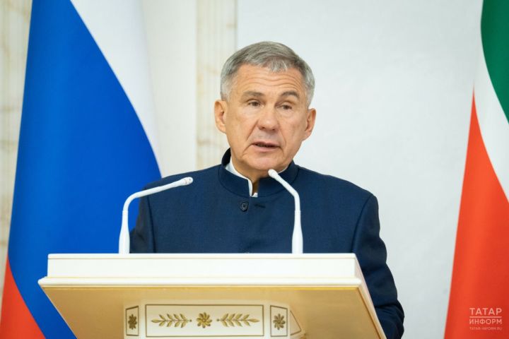 Рөстәм Миңнеханов Раштуа бәйрәме белән котлый