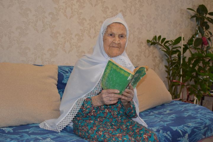 «Черек бәрәңге ашап, 95 яшькә җит әле!»