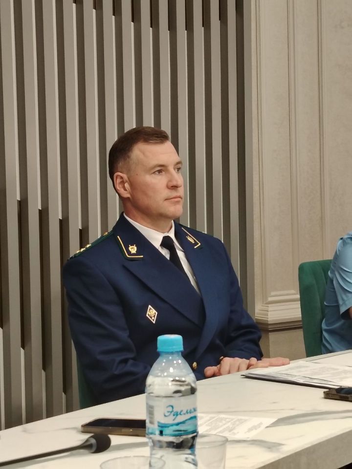 Чаллы мэры депутатларны яңа прокурор белән таныштырды