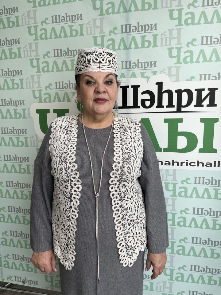 Шагыйрә Зөләйха Минһаҗева яңа һөнәр үзләштерә