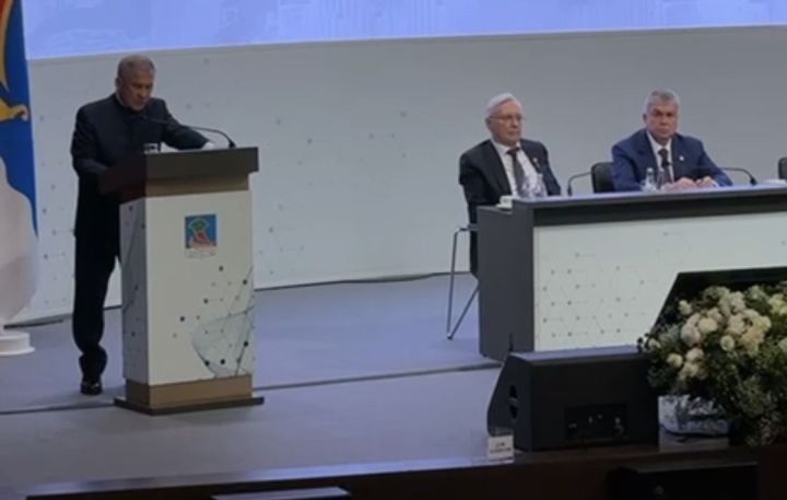 «Кадрларсыз хастаханәләр төзеп булмый»