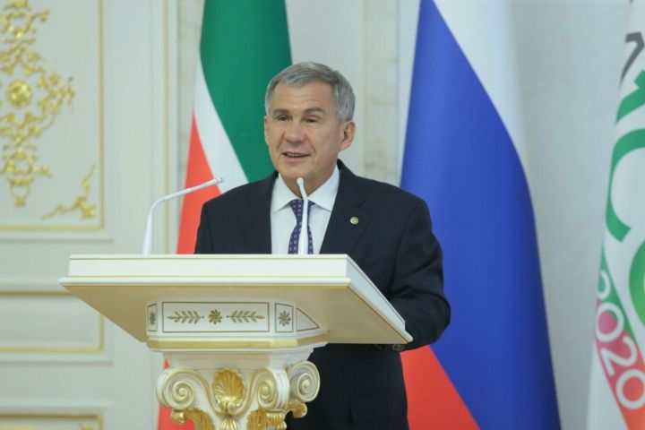 Рөстәм Миңнеханов Ватанны саклаучылар көне белән котлады