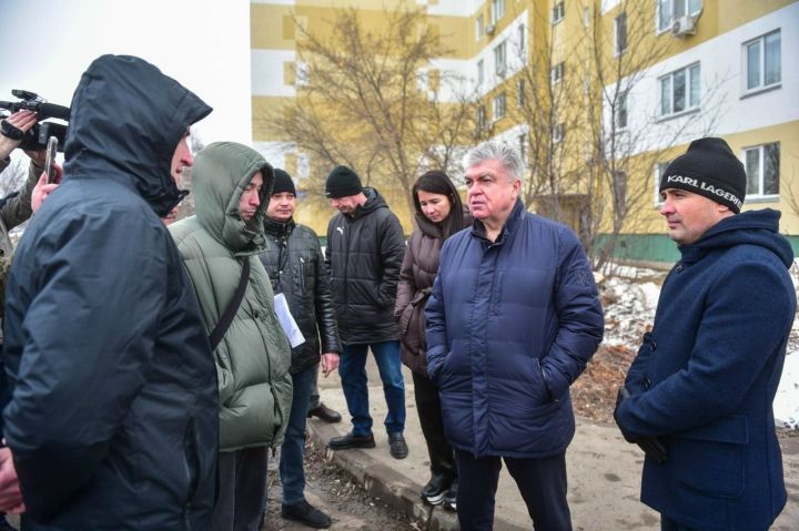 Чаллы мэры ишегалларын төзекләндерү барышын тикшерде