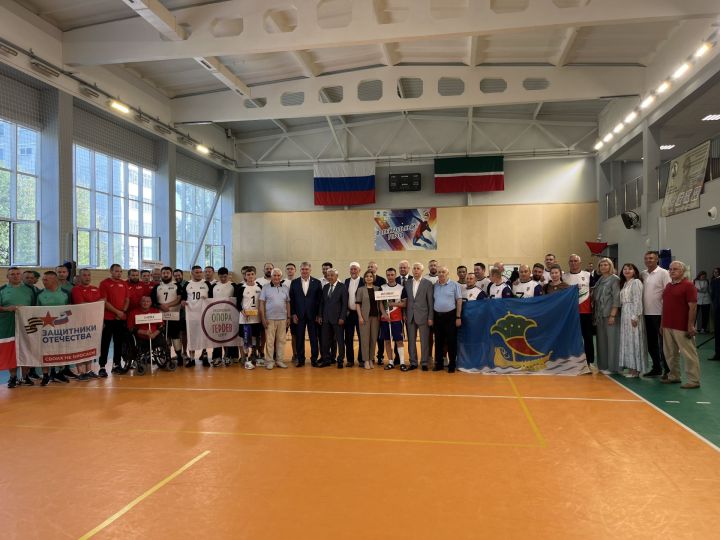 Чаллыда махсус хәрби операция ветераннары арасында волейбол турниры узды. Фоторепортаж.